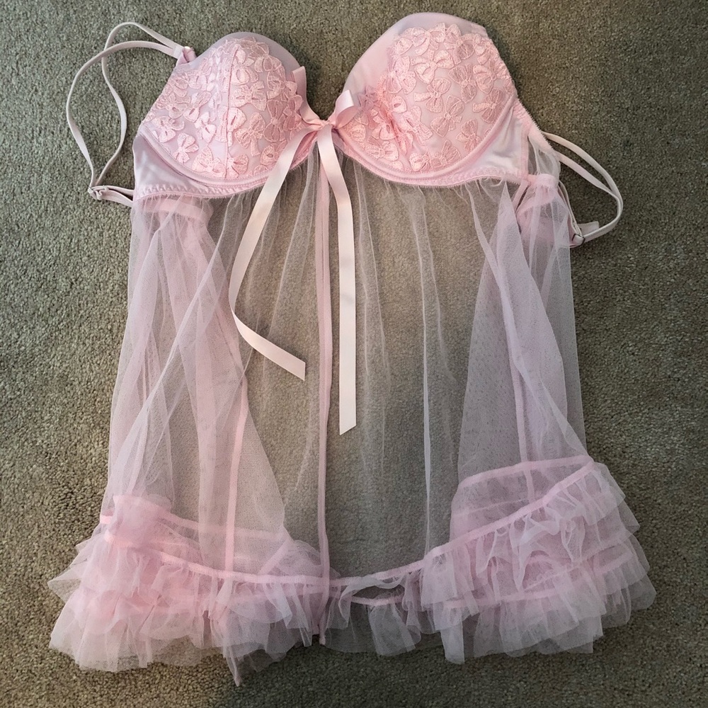 NWOT Pink lace teddy